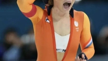 必一体育app官方-奥运冠军“拉拉链露胸”，耐克绷不住了！